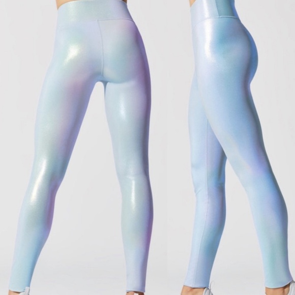 Carbon38 luminous leggings in ice blue